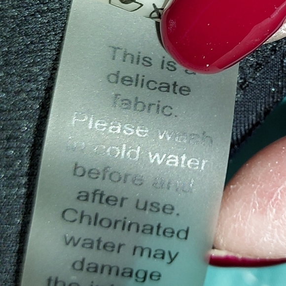 Heat XL One piece swim suit plunge 80%nylon 20%spandex - Picture 10 of 12